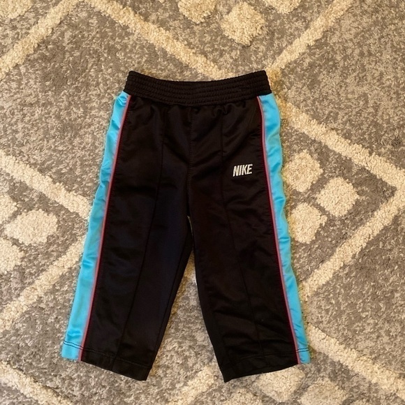 𝅺18 Month Retro Nike Sweatpants - Picture 1 of 3